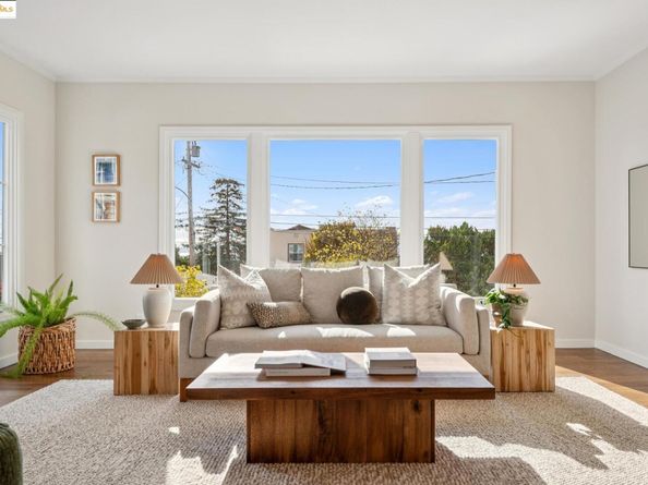 3328 Herrier St, Oakland CA 94602