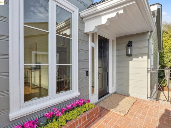 3328 Herrier St, Oakland CA 94602