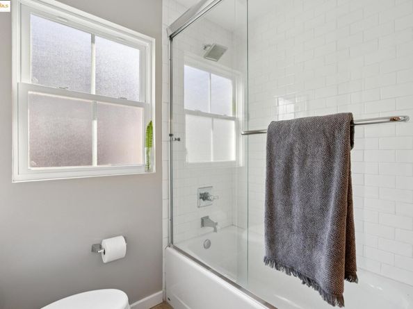 3328 Herrier St, Oakland CA 94602