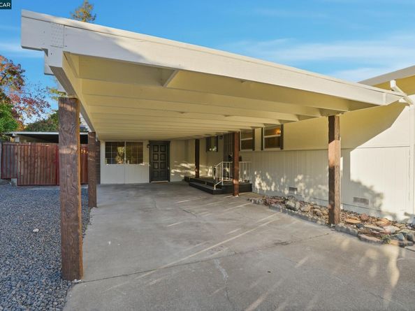 28 Temple Ct, Pacheco CA 94553