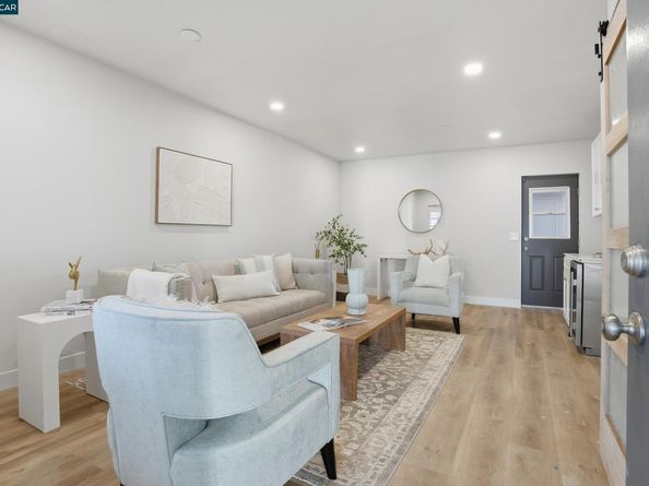 28 Temple Ct, Pacheco CA 94553