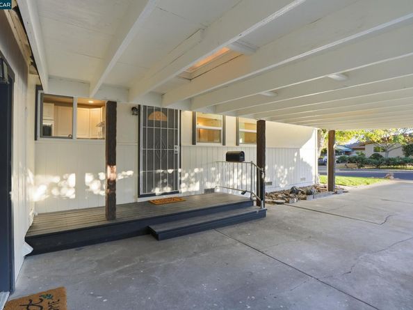 28 Temple Ct, Pacheco CA 94553