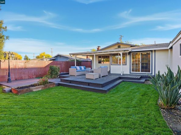 28 Temple Ct, Pacheco CA 94553