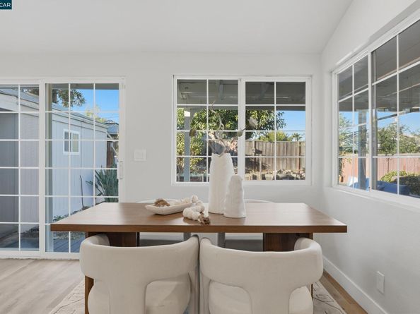 28 Temple Ct, Pacheco CA 94553