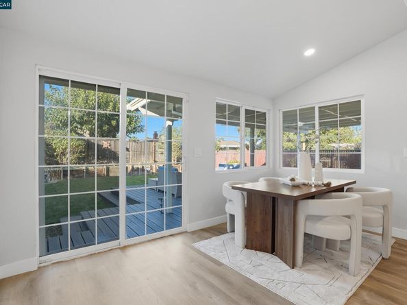 28 Temple Ct, Pacheco CA 94553