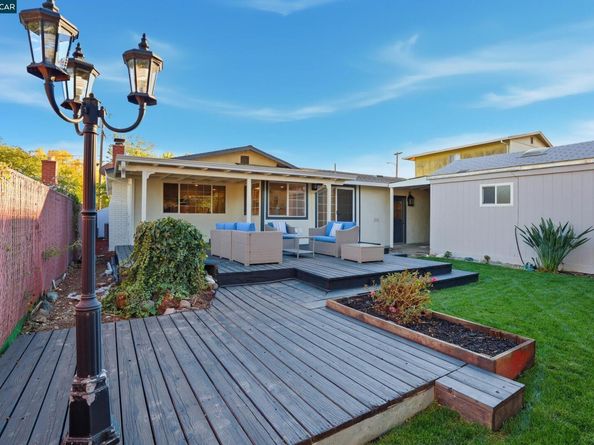 28 Temple Ct, Pacheco CA 94553