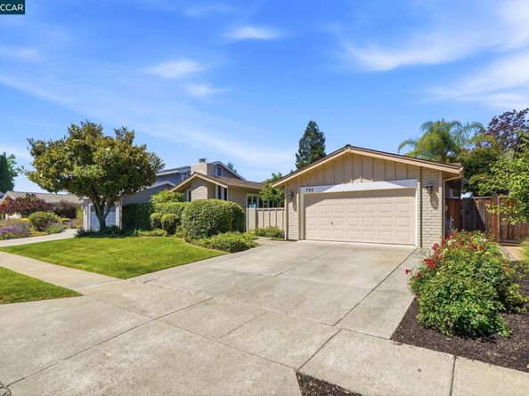 723 Navaronne Way, Concord CA 94518