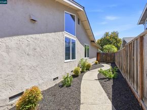 723 Navaronne Way, Concord CA 94518