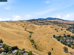 723 Navaronne Way, Concord CA 94518
