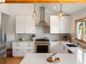 7008 Thornhill Dr, Oakland CA 94611