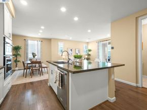 7045 Coombsville Loop, Dublin CA 94568