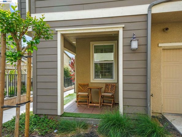 7045 Coombsville Loop, Dublin CA 94568