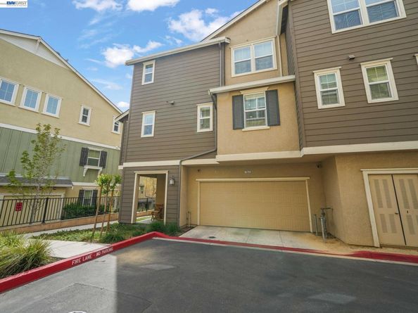 7045 Coombsville Loop, Dublin CA 94568