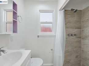 7419 Hillside St, Oakland CA 94605