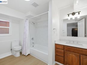 7419 Hillside St, Oakland CA 94605