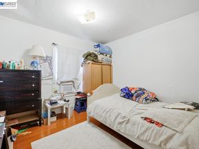 7419 Hillside St, Oakland CA 94605