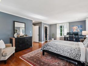 901 Paramount Rd, Oakland CA 94610