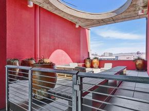 311 Oak St Pent 9, Oakland CA 94607
