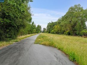 614 Sycamore Cir, Danville CA 94526