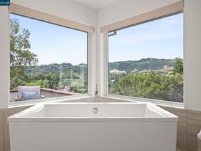 1 Oakview Terrace, Orinda CA 94563