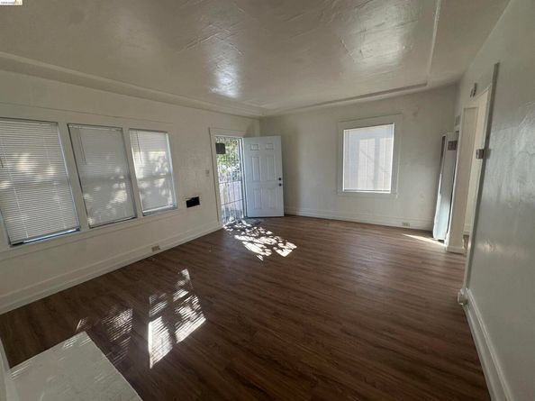 3316 Macarthur Blvd, Oakland CA 94602