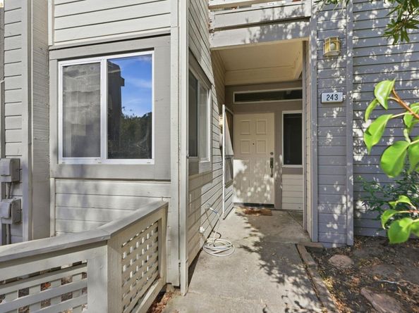 243 Florence Ct, Hercules CA 94547