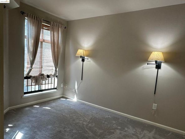 989 Franklin St 608, Oakland CA 94607