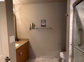 989 Franklin St 608, Oakland CA 94607