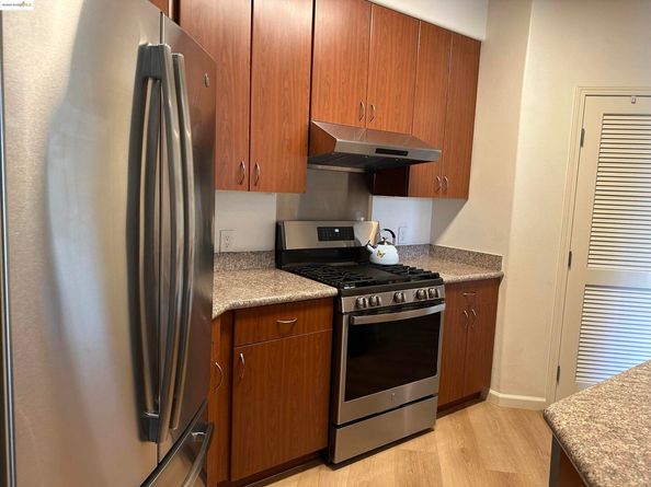 989 Franklin St 608, Oakland CA 94607