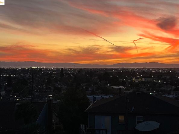 9889 Burr St, Oakland CA 94605