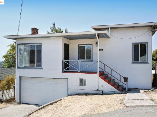 9889 Burr St, Oakland CA 94605