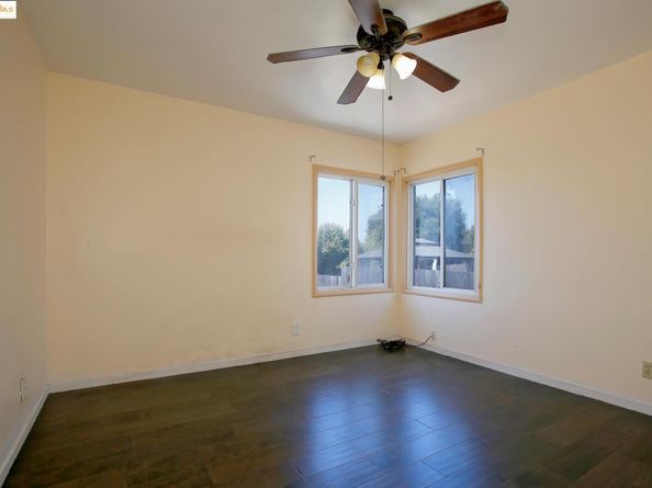 9889 Burr St, Oakland CA 94605