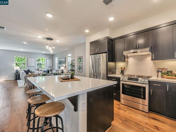 467 Mitchell Ave, Alameda CA 94501