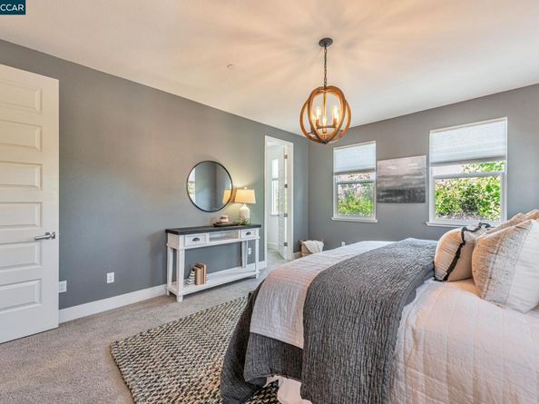 467 Mitchell Ave, Alameda CA 94501