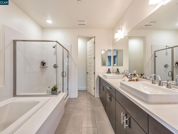 467 Mitchell Ave, Alameda CA 94501