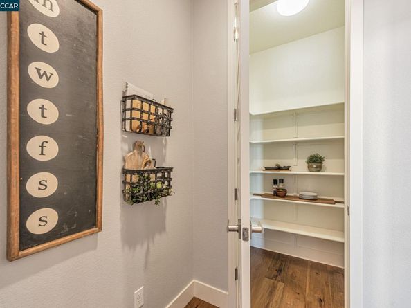 467 Mitchell Ave, Alameda CA 94501