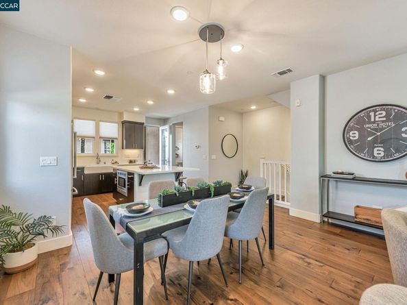 467 Mitchell Ave, Alameda CA 94501