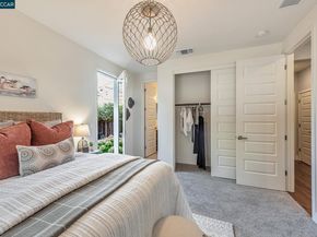 467 Mitchell Ave, Alameda CA 94501