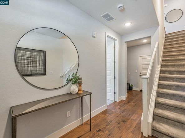 467 Mitchell Ave, Alameda CA 94501