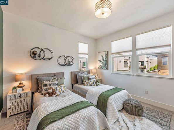467 Mitchell Ave, Alameda CA 94501