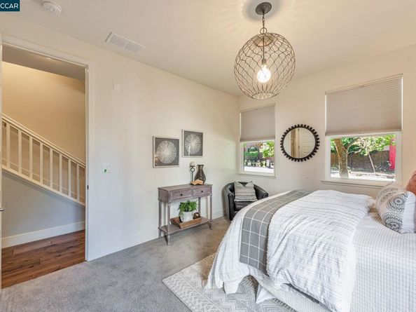 467 Mitchell Ave, Alameda CA 94501