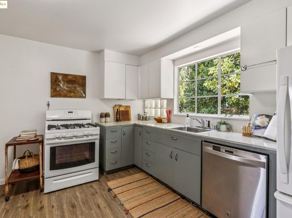22574 6Th St, Hayward CA 94541