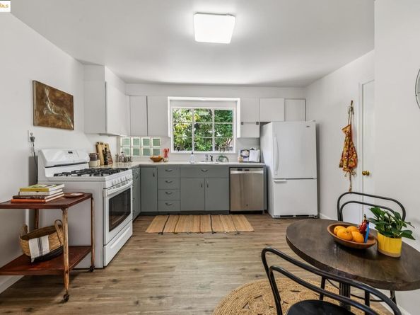 22574 6Th St, Hayward CA 94541