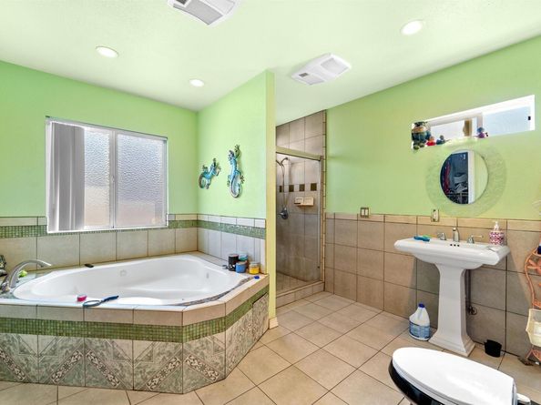 357 White Dr, Hayward CA 94544