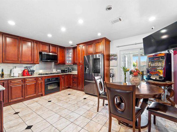 357 White Dr, Hayward CA 94544