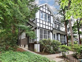 388 Allaire Avenue, Leonia NJ 07605