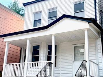 215 Jewett Avenue