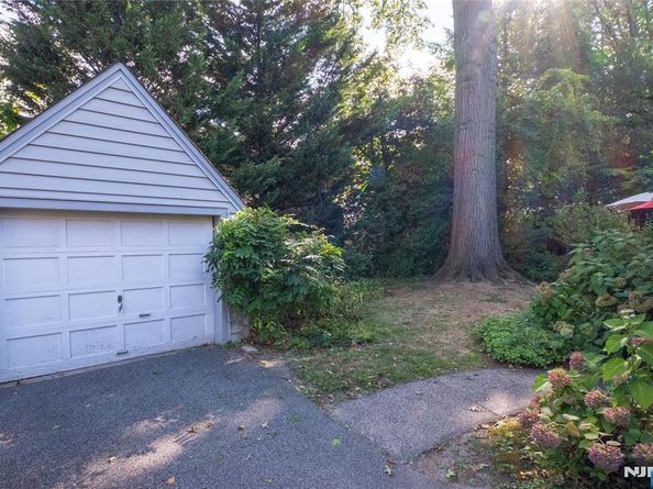 141 Moore Avenue, Leonia NJ 07605