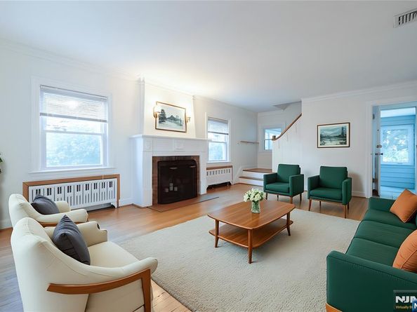 141 Moore Avenue, Leonia NJ 07605