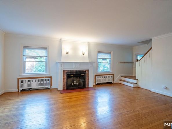 141 Moore Avenue, Leonia NJ 07605
